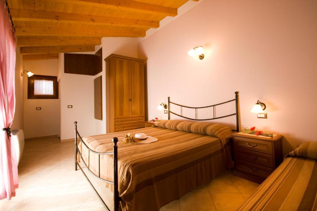 Agriturismo Cascina Roveri Monzambano Rum bild